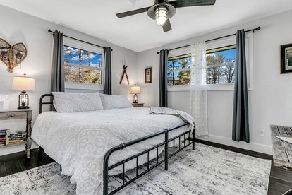 Cozy Mountain Retreat with Fire Pit and Large Yard, Located Near Downtown Marion, NC - Marion, North Carolina - glamping.directory