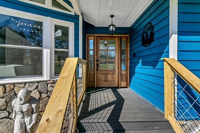 Cozy Mountain Retreat with Fire Pit and Large Yard, Located Near Downtown Marion, NC - Marion, North Carolina - glamping.directory
