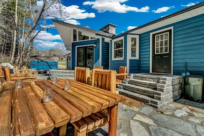 Cozy Mountain Retreat with Fire Pit and Large Yard, Located Near Downtown Marion, NC - Marion, North Carolina - glamping.directory