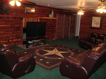 Secluded Lodge with a Private Pond and a Hot Tub near Bastrop, Texas - McDade, Texas - glamping.directory