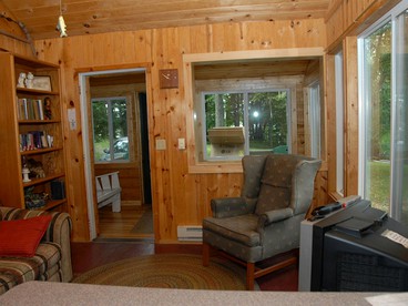 Lakeside Cabin Rental in the Woodlands of Indian Point, Wisconsin - Birchwood, Wisconsin - glamping.directory
