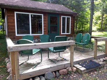 Lakeside Cabin Rental in the Woodlands of Indian Point, Wisconsin - glamping.directory