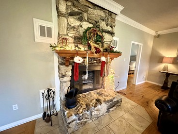 Spacious Luminous Cottage with Game Space and BBQ in Texas - College Station, Texas - glamping.directory
