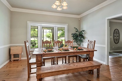Spacious Luminous Cottage with Game Space and BBQ in Texas - College Station, Texas - glamping.directory