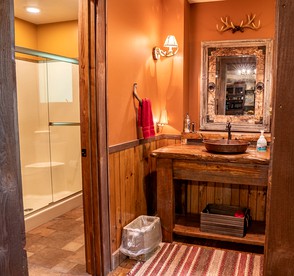Romantic Woodland Cabin Getaway near Charleston, West Virginia - Peterstown, West Virginia - glamping.directory
