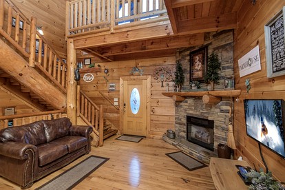 ERN854 - Wagon Wheel Lodge - Great Location! Close To All The Action! cabin in Tennessee - Pigeon Forge, Tennessee - glamping.directory