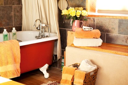Cozy Three-Bedroom Cottage with Private Garden in Taos, New Mexico - Taos, New Mexico - glamping.directory