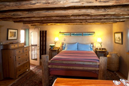 Cozy Three-Bedroom Cottage with Private Garden in Taos, New Mexico - Taos, New Mexico - glamping.directory