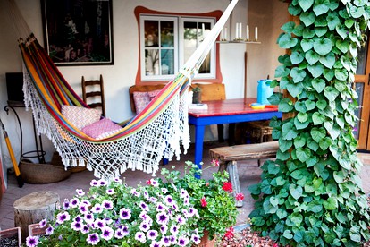 Cozy Three-Bedroom Cottage with Private Garden in Taos, New Mexico - Taos, New Mexico - glamping.directory