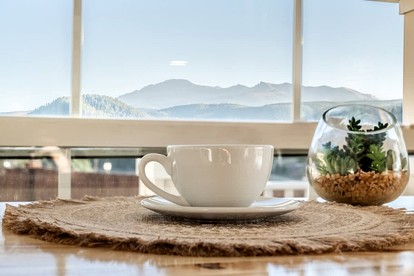 Boutique and Charming Tiny House with Views of Pike Peak in Woodland Park, Colorado - Woodland Park, Colorado - glamping.directory