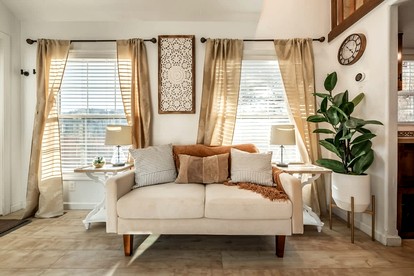 Boutique and Charming Tiny House with Views of Pike Peak in Woodland Park, Colorado - Woodland Park, Colorado - glamping.directory