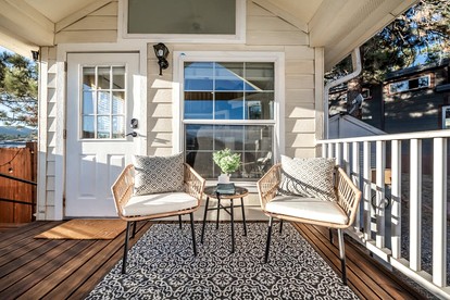 Boutique and Charming Tiny House with Views of Pike Peak in Woodland Park, Colorado - Woodland Park, Colorado - glamping.directory