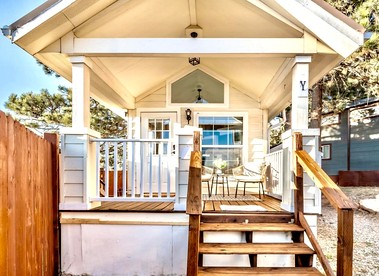 Boutique and Charming Tiny House with Views of Pike Peak in Woodland Park, Colorado - glamping.directory