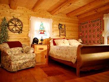Luxury Cabin Rental with a Spacious Hot Tub on Lake Champlain, Vermont - Ferrisburgh, Vermont - glamping.directory