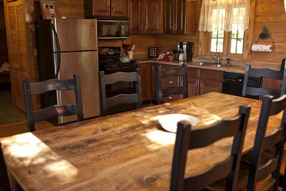 Luxury Cabin Rental with a Spacious Hot Tub on Lake Champlain, Vermont - Ferrisburgh, Vermont - glamping.directory