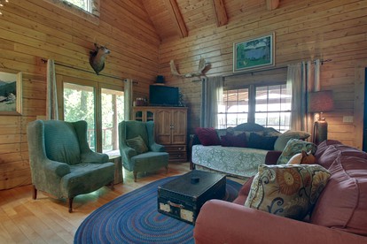 Luxury Cabin Rental with a Spacious Hot Tub on Lake Champlain, Vermont - Ferrisburgh, Vermont - glamping.directory