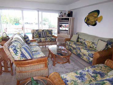 Waterside Cottage Accommodation with Private Swimming Pool in Islamorada, Florida - Islamorada, Florida - glamping.directory