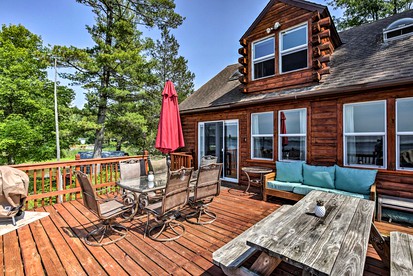 Cozy Bay front Cabin with Private Dock and Charming Outdoor Picnic Space in Hammond, New York - Hammond, New York - glamping.directory