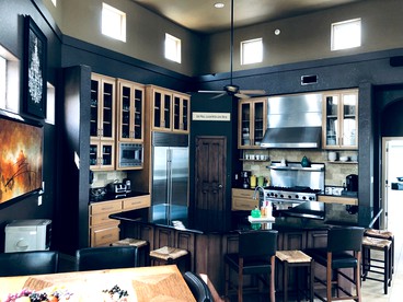 Luxurious Vacation Rental for Large Groups and Special Events on Lake Travis, Texas - Austin, Texas - glamping.directory