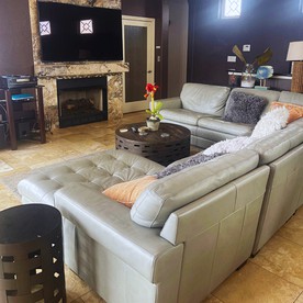 Luxurious Vacation Rental for Large Groups and Special Events on Lake Travis, Texas - Austin, Texas - glamping.directory