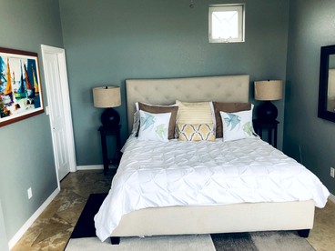 Luxurious Vacation Rental for Large Groups and Special Events on Lake Travis, Texas - Austin, Texas - glamping.directory