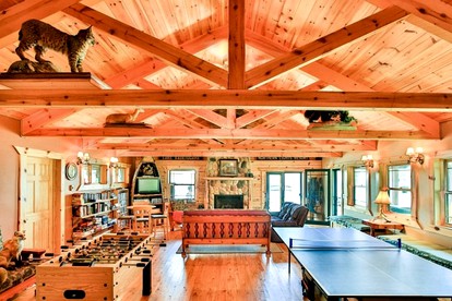 Inviting Log Cabin for a Tranquil Getaway in Voyageurs National Park, Minnesota - Kabetogama, Minnesota - glamping.directory