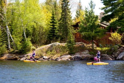 Inviting Log Cabin for a Tranquil Getaway in Voyageurs National Park, Minnesota - Kabetogama, Minnesota - glamping.directory