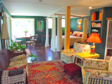 Gorgeous Retreat for a Romantic Getaway in Eureka Springs, Arkansas - Eureka Springs, Arkansas - glamping.directory