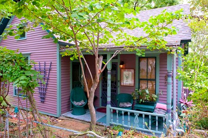 Gorgeous Retreat for a Romantic Getaway in Eureka Springs, Arkansas - Eureka Springs, Arkansas - glamping.directory