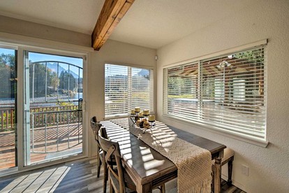 Beautiful Cabin Rental with Private Hot Tub on the Skykomish River in Washington - Gold Bar, Washington - glamping.directory