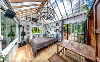 Exclusive Cabin Rental on Grant Island, with Access to Hot Tub and Lakeside Activities - Brantingham, New York - glamping.directory