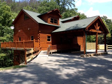 Large Tennessee Cabin Rental for Group Getaways - glamping.directory