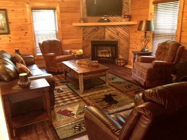 Large Tennessee Cabin Rental for Group Getaways - Pigeon Forge, Tennessee - glamping.directory