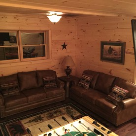 Large Tennessee Cabin Rental for Group Getaways - Pigeon Forge, Tennessee - glamping.directory