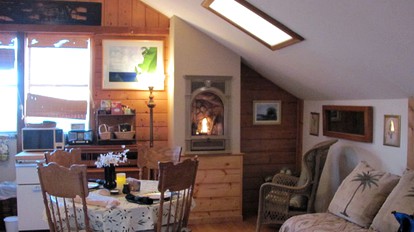 Vacation Rental with Spa and Pool on Winery near Healdsburg, California - Cloverdale, California - glamping.directory