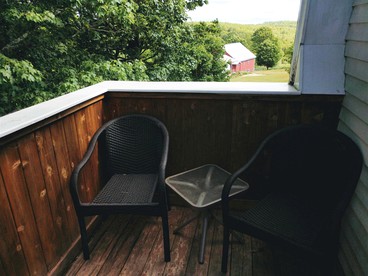 Comfortable Honeymoon Suite on a Farmstead near Augusta, Maine - Hallowell, Maine - glamping.directory