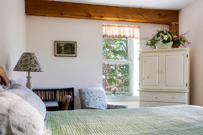 Comfortable Honeymoon Suite on a Farmstead near Augusta, Maine - Hallowell, Maine - glamping.directory