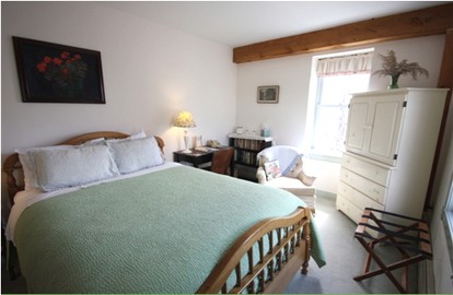 Comfortable Honeymoon Suite on a Farmstead near Augusta, Maine - Hallowell, Maine - glamping.directory