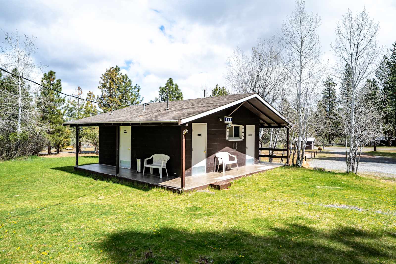 Hawk's Nest RV & Cabin Park - Tulelake, California - glamping.directory