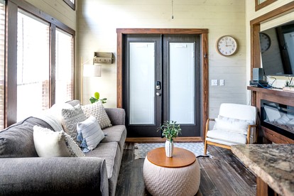 Impressive Cabin with Hot-tub and Close to Great Hiking Trails in Monteagle, Tennessee - Monteagle, Tennessee - glamping.directory