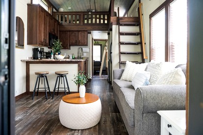 Impressive Cabin with Hot-tub and Close to Great Hiking Trails in Monteagle, Tennessee - Monteagle, Tennessee - glamping.directory