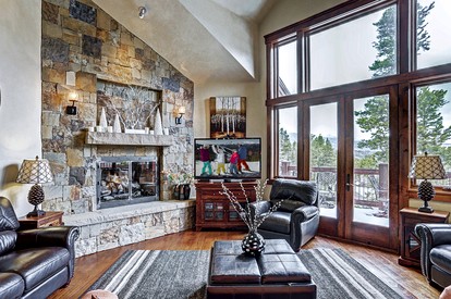 Luxury Mountain Retreat with Hot Tub and Games Room for Family Getaways in Breckenridge, Colorado - Breckenridge, Colorado - glamping.directory