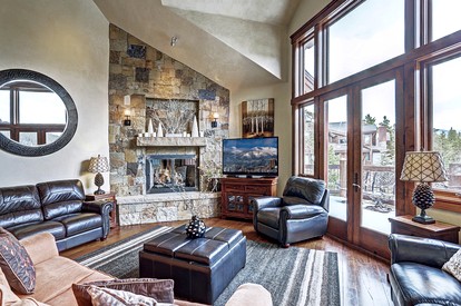 Luxury Mountain Retreat with Hot Tub and Games Room for Family Getaways in Breckenridge, Colorado - Breckenridge, Colorado - glamping.directory