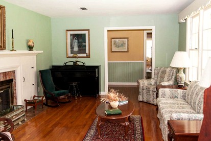 Riverfront Vacation Rental with a Pool and Tennis Court near Brunswick, Georgia - Woodbine, Georgia - glamping.directory
