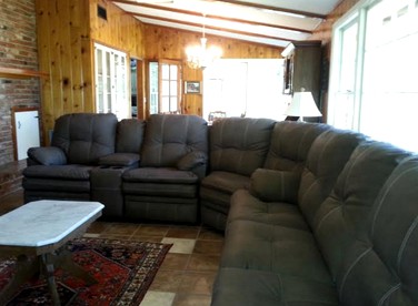 Riverfront Vacation Rental with a Pool and Tennis Court near Brunswick, Georgia - Woodbine, Georgia - glamping.directory