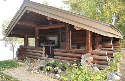 Lakeside Cabin Rental for an Adventure Getaway on Daniel’s Lake, Alaska - Kenai, Alaska - glamping.directory