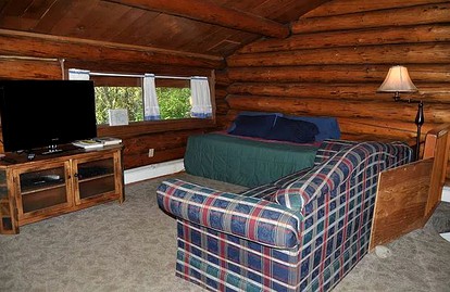 Lakeside Cabin Rental for an Adventure Getaway on Daniel’s Lake, Alaska - Kenai, Alaska - glamping.directory