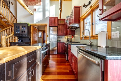 Charming Vacation Rental in the Heart of South Park near Fairplay, Colorado - Jefferson, Colorado - glamping.directory