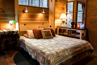 Cozy and Comfortable Kid-Friendly Cabin Rental for a Memorable Family Getaway Nestled in the Serene Forest in Ben Wheeler, Texas - Ben Wheeler, Texas - glamping.directory