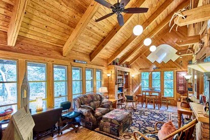 Cozy and Comfortable Kid-Friendly Cabin Rental for a Memorable Family Getaway Nestled in the Serene Forest in Ben Wheeler, Texas - Ben Wheeler, Texas - glamping.directory